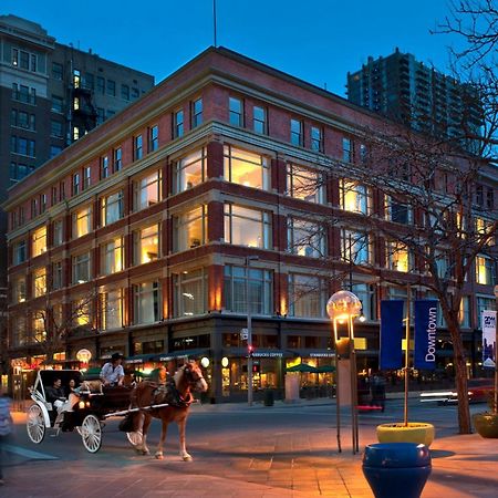 Courtyard By Marriott Denver Downtown Hotel Exterior photo