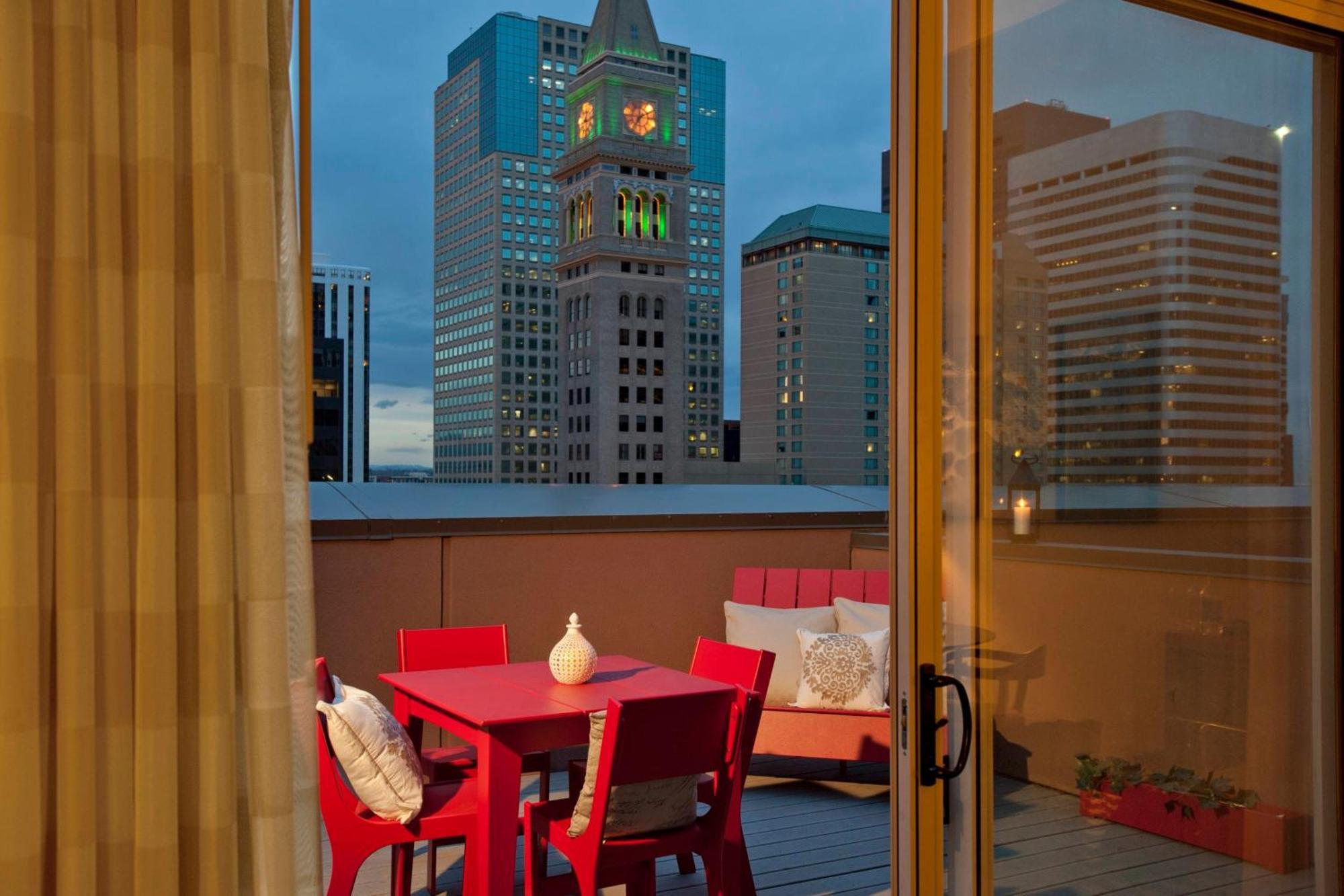 Courtyard By Marriott Denver Downtown Hotel Exterior photo