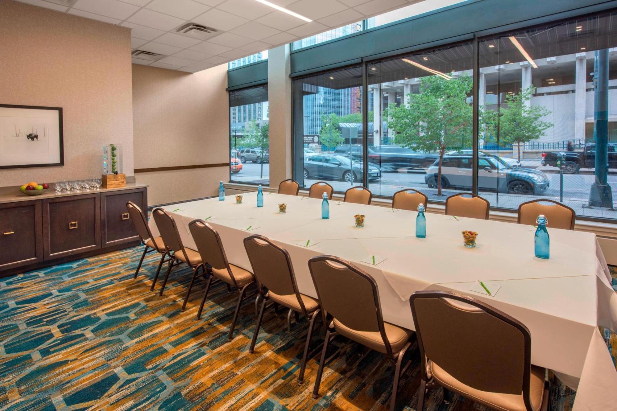 Courtyard By Marriott Denver Downtown Hotel Exterior photo