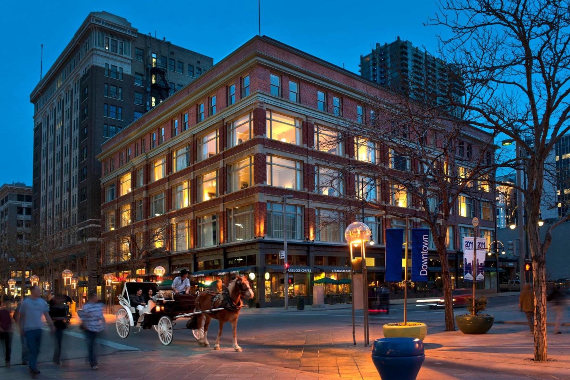 Courtyard By Marriott Denver Downtown Hotel Exterior photo